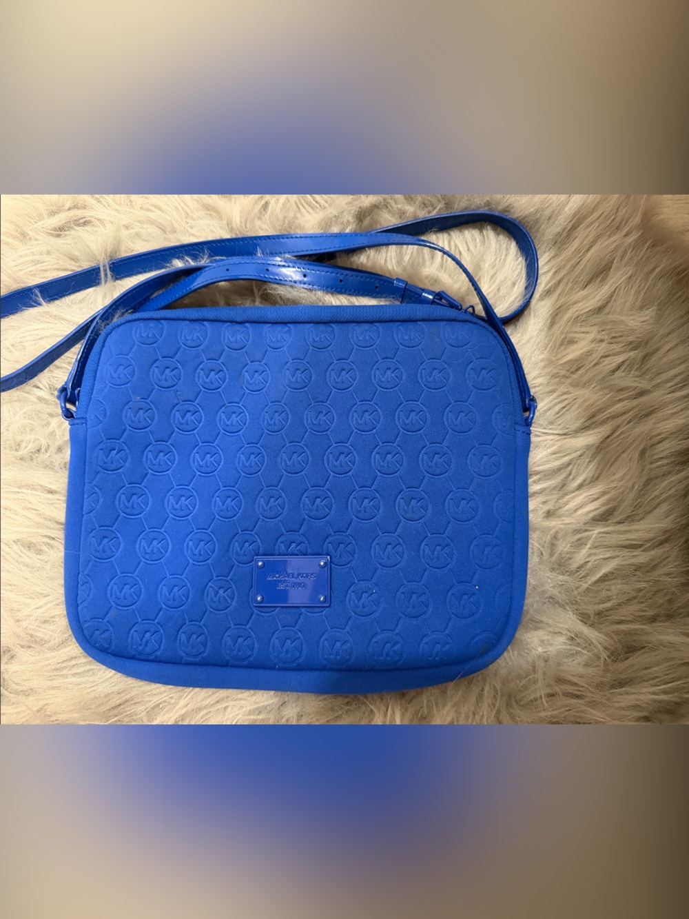 Michael Kors Quilted Logo Crossbody tablet bag in Bright Blue
